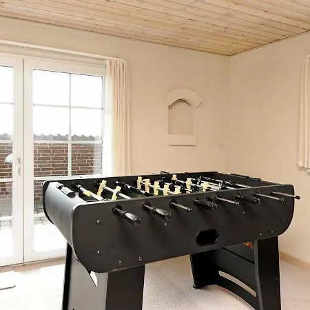 Four-bedroom Holiday In Blavand 54 Vakantiehuis Oksbøl